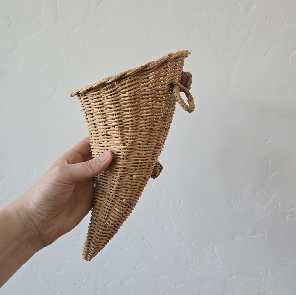Small Cornucopia Basket